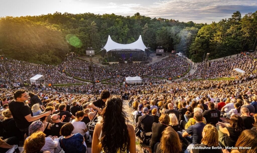 Waldbuhne Berlin - Casa de shows - Travel 2 Concert