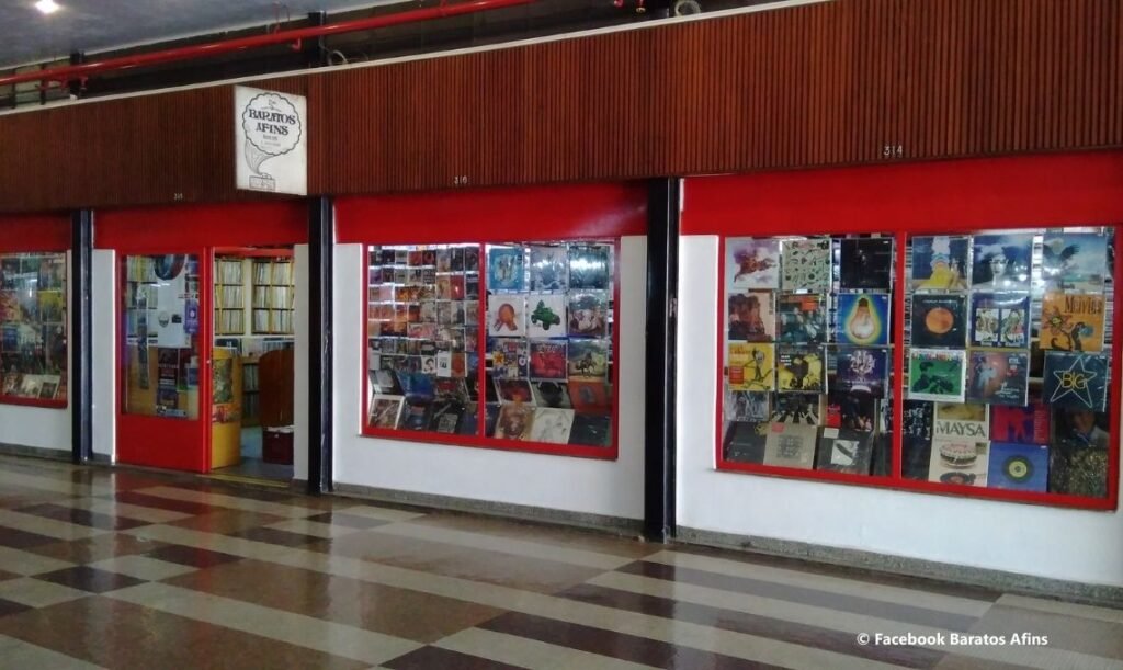 Baratos Afins - Loja de Discos São Paulo
