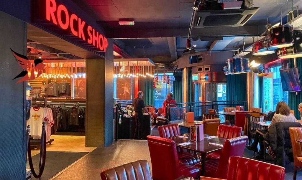Hard Rock Cafe Dublin - Bar de Rock em Dublin, Irlanda - Travel 2 Concert