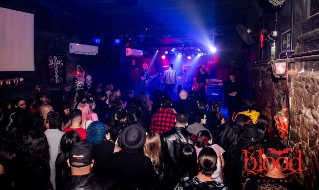 Blood Rock - Casa de Shows em Curitiba, Brasil - Travel 2 Concert