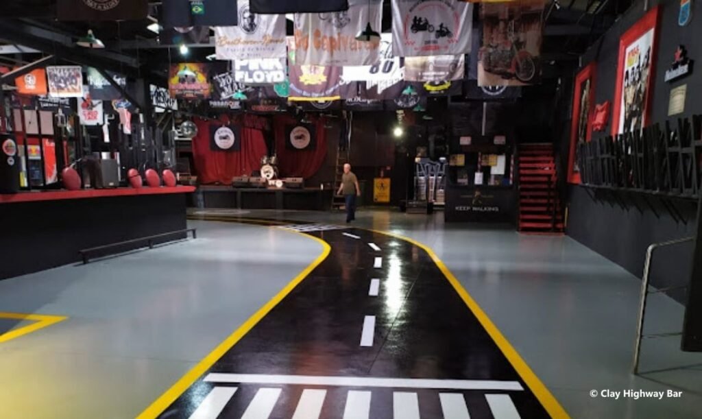 Clay Highway Bar - Bar de Rock em Curitiba, Brasil - Travel 2 Concert