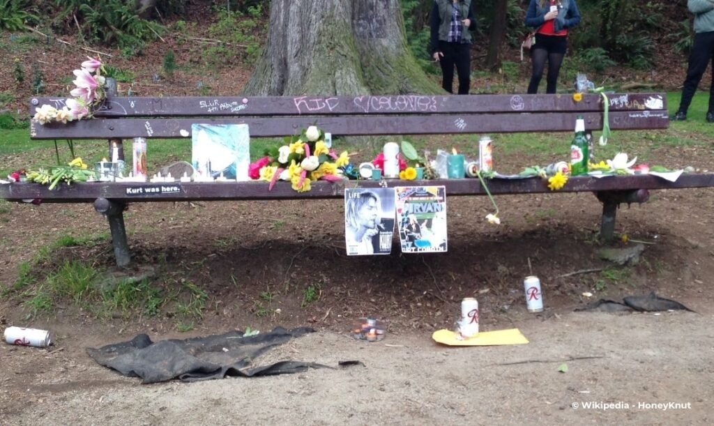 Banco em homenagem a Kurt Cobain no Viretta Park, em Seattle, EUA - Travel 2 Concert