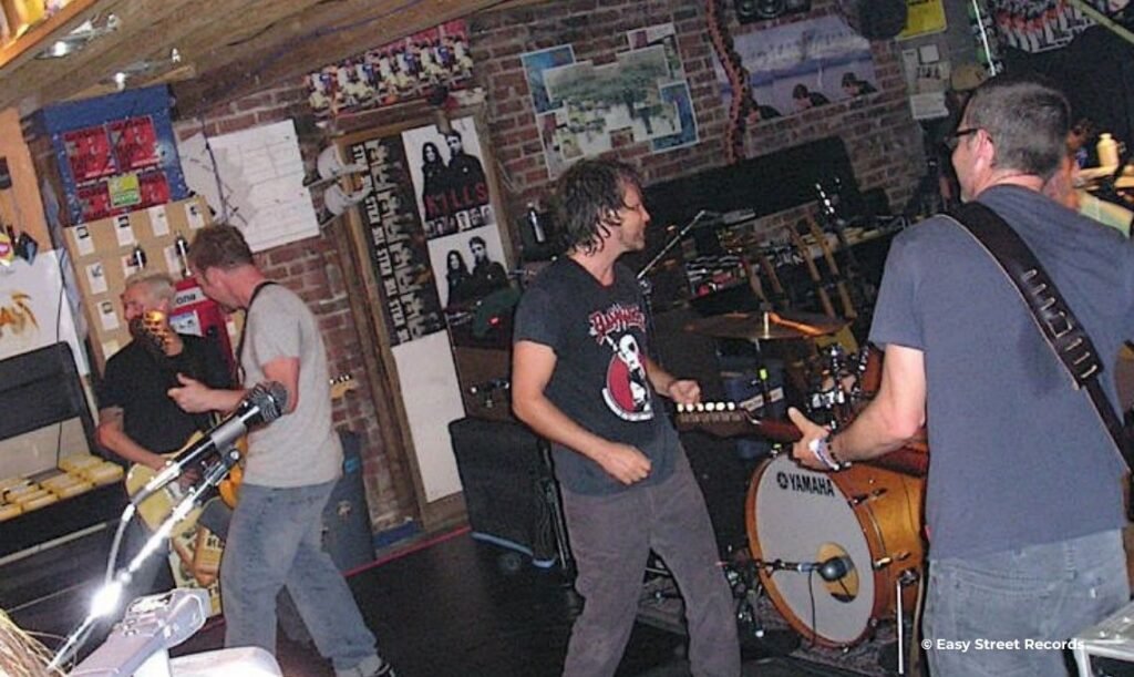 Pearl Jam na Easy Street Records - Loja de Discos em Seattle - Travel2Concert