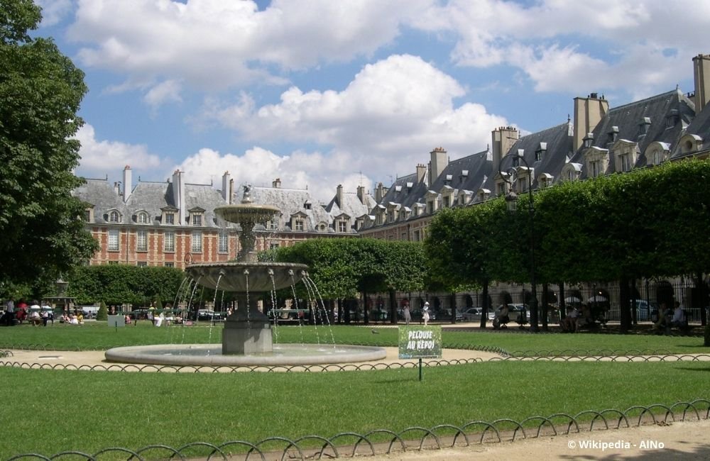 Place des Vosges - Jim Morrison em Paris, França - Travel 2 Concert