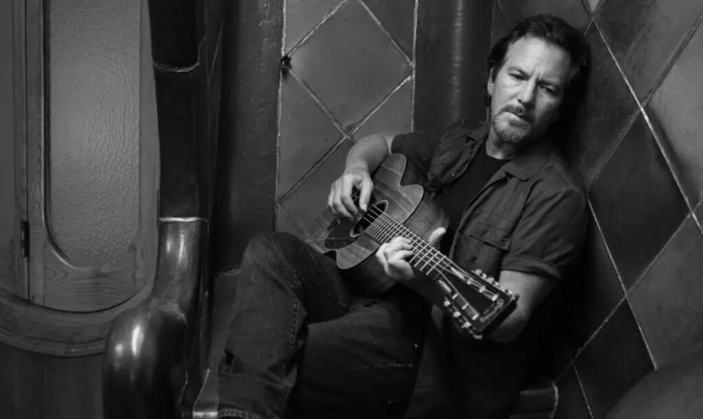 Eddie Vedder na Casa Batlló em Barcelona: capa do disco solo - Travel 2 Concert
