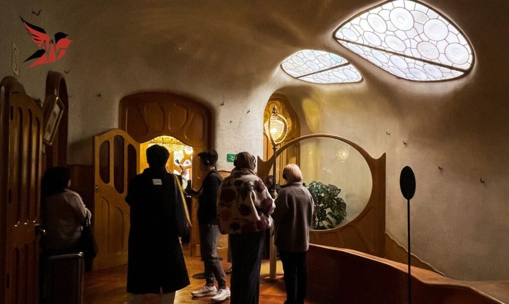 Eddie Vedder na Casa Batlló em Barcelona: capa do disco solo - Travel 2 Concert