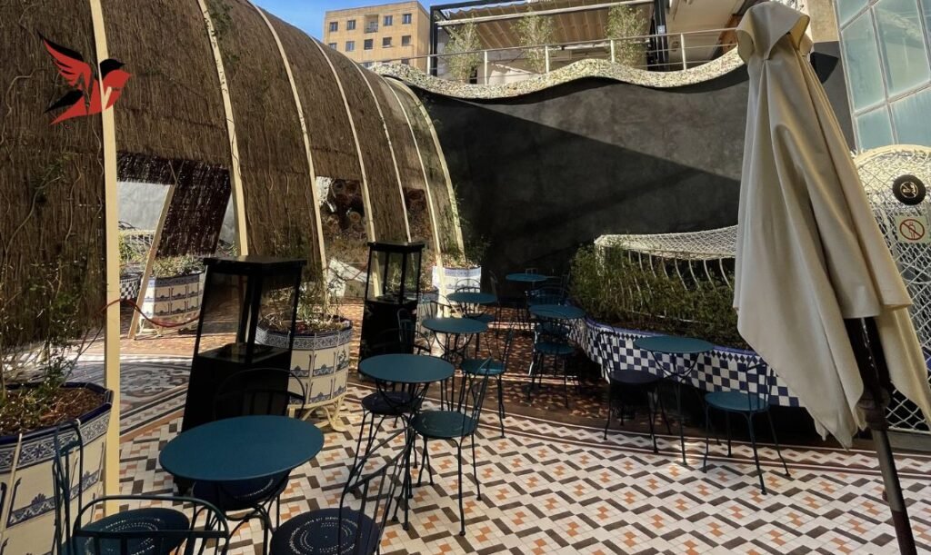 Eddie Vedder na Casa Batlló em Barcelona: capa do disco solo - Travel 2 Concert