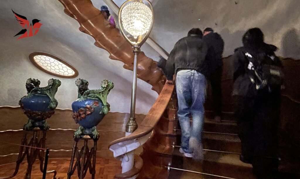 Eddie Vedder na Casa Batlló em Barcelona: capa do disco solo - Travel 2 Concert