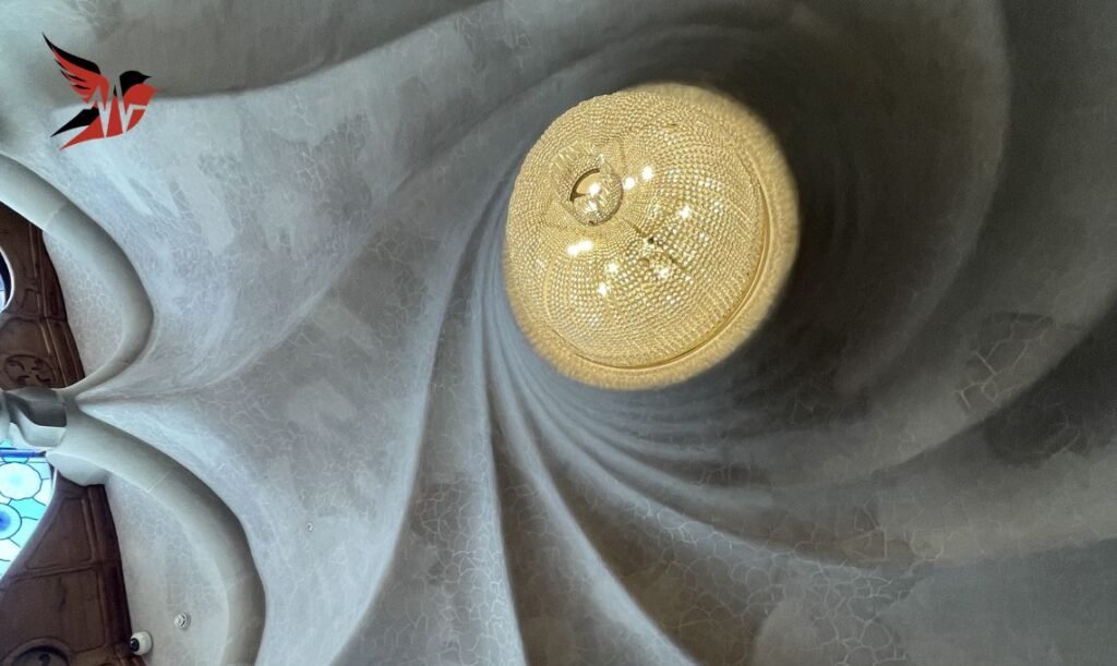 Eddie Vedder na Casa Batlló em Barcelona: capa do disco solo - Travel 2 Concert