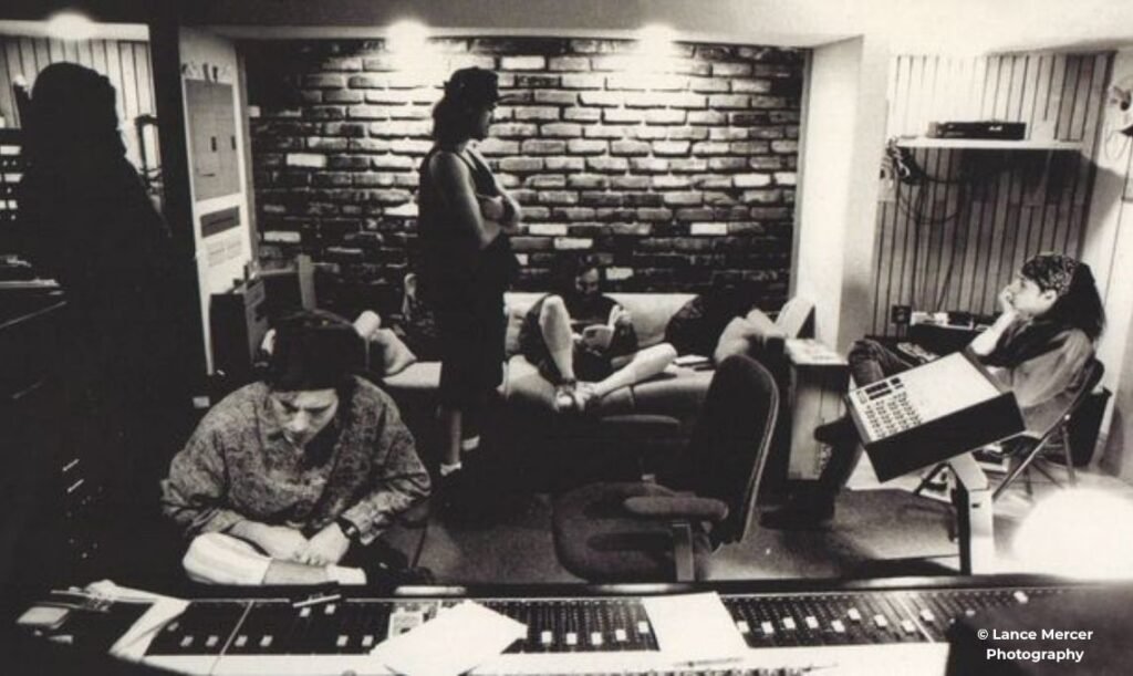 London Bridge Studio - Lugares do Pearl Jam em Seattle, EUA - Travel 2 Concert