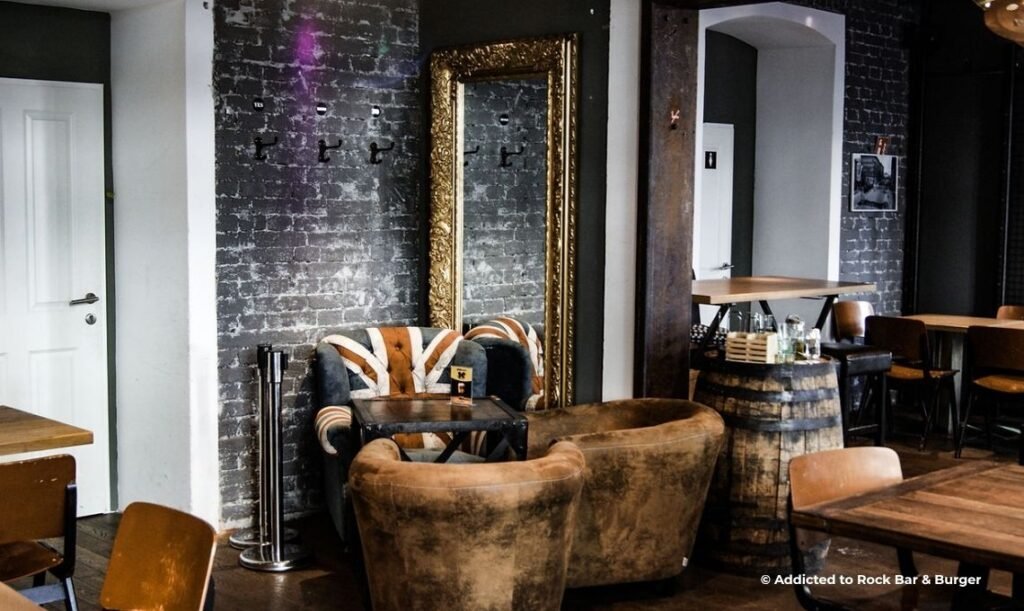 Addicted to Rock Bar & Burger - Restaurante de Rock em Viena, Austria - Travel 2 Concert
