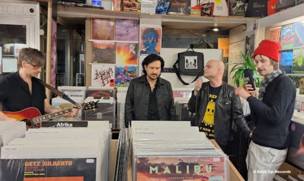 Rave Up Records - Loja de discos em Viena, Austria - Travel 2 Concert