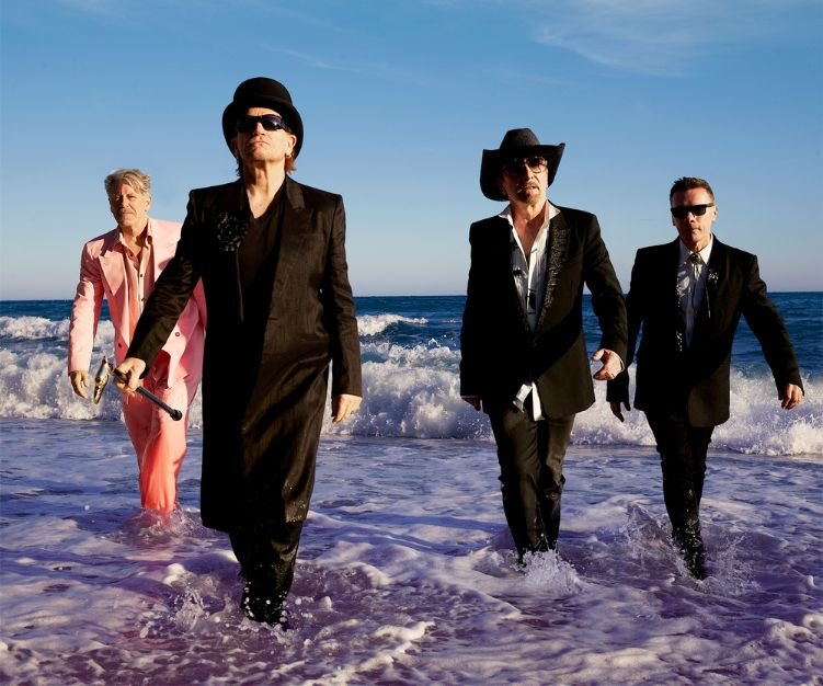 U2 - Artistas de Dublin, Travel 2 Concert