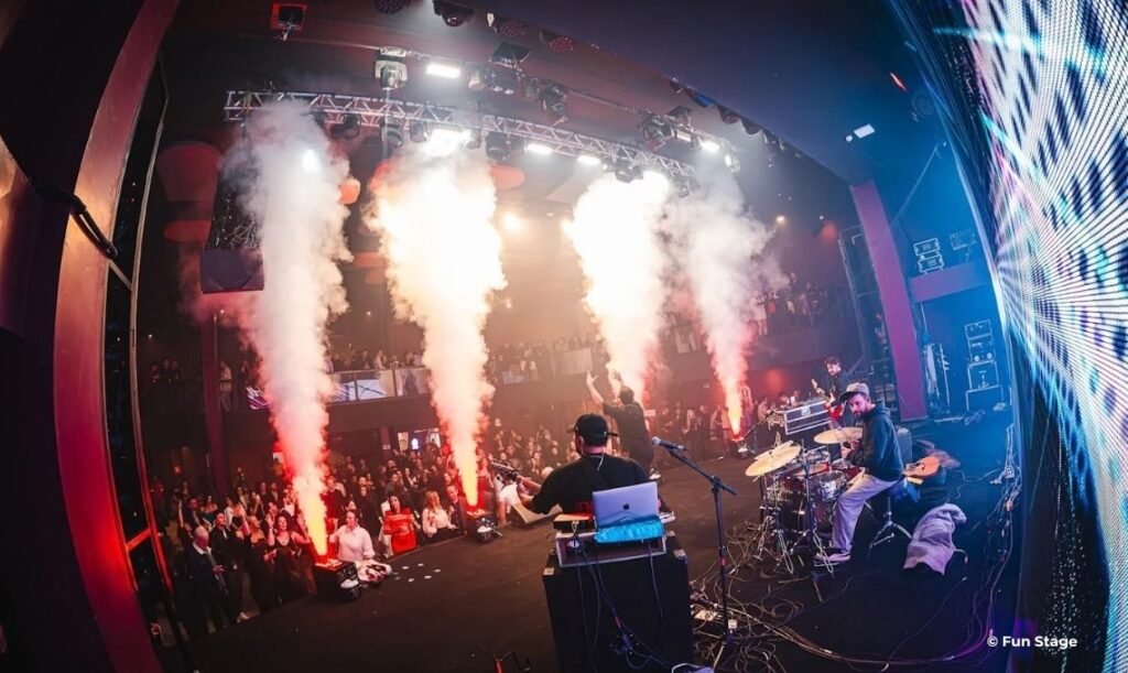Fun Stage - Casas de Shows em Curitiba, Brasil - Travel 2 Concert