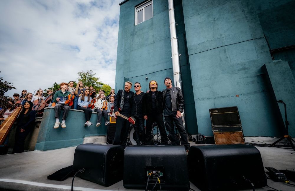 U2 na escola onde a banda começou